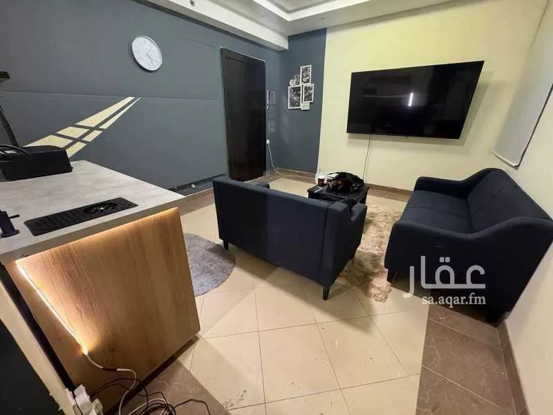 شقة 1 غرف في الملقا 4