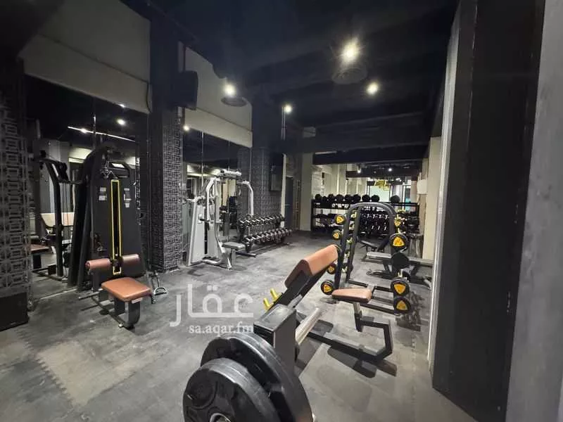 شقة 1 غرف في الملقا 8