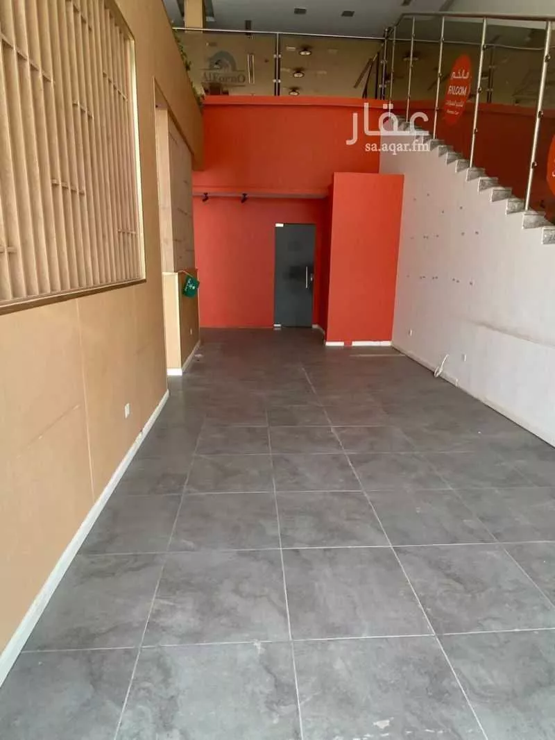 محل 1200 م² في ظهرة لبن 4