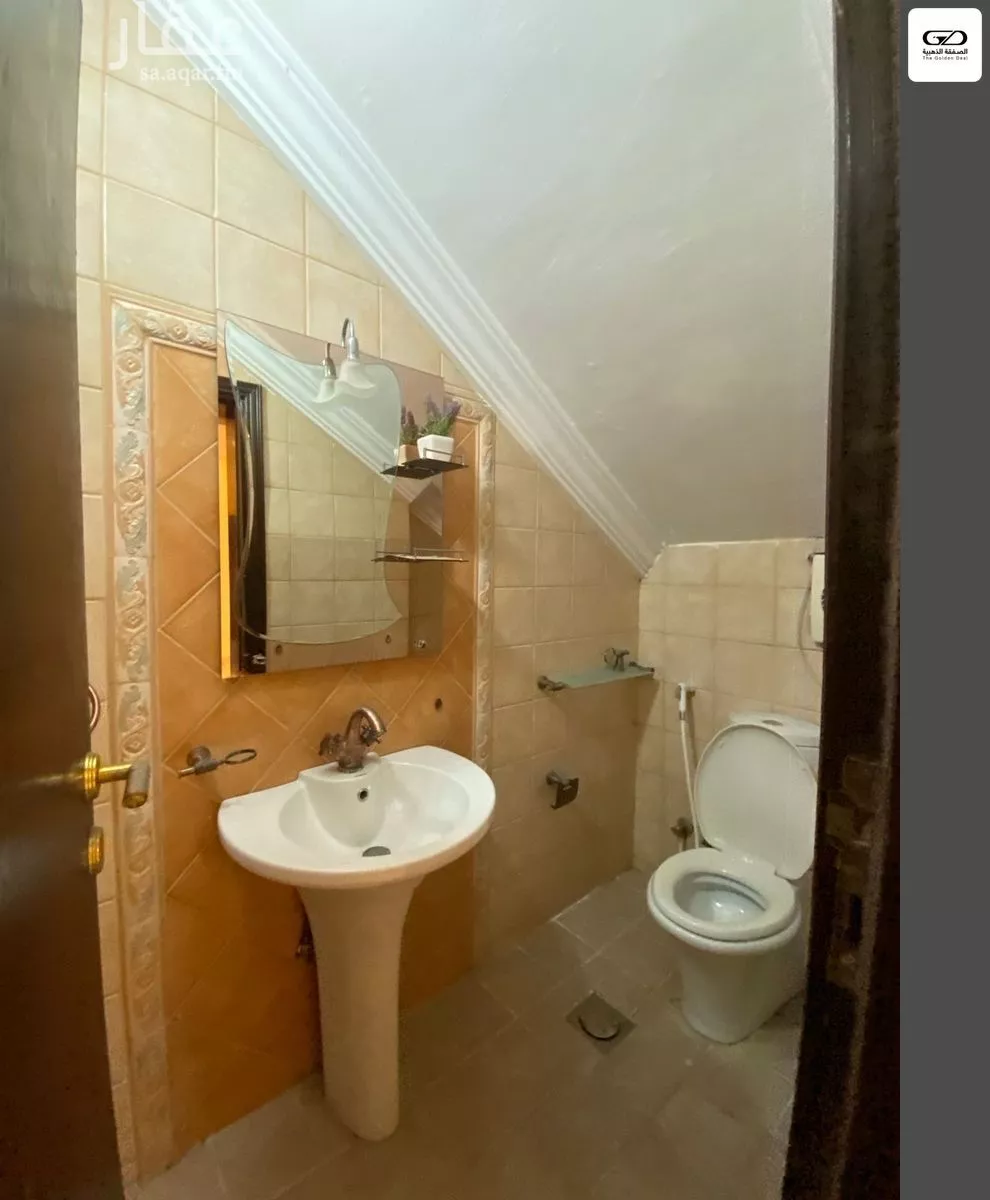 فيلا 4 غرف في الربوة 18