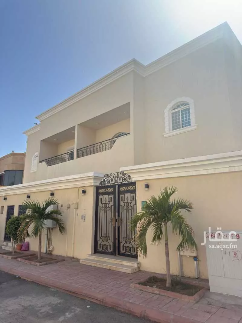 فيلا 5 غرف في الشاطئ 2