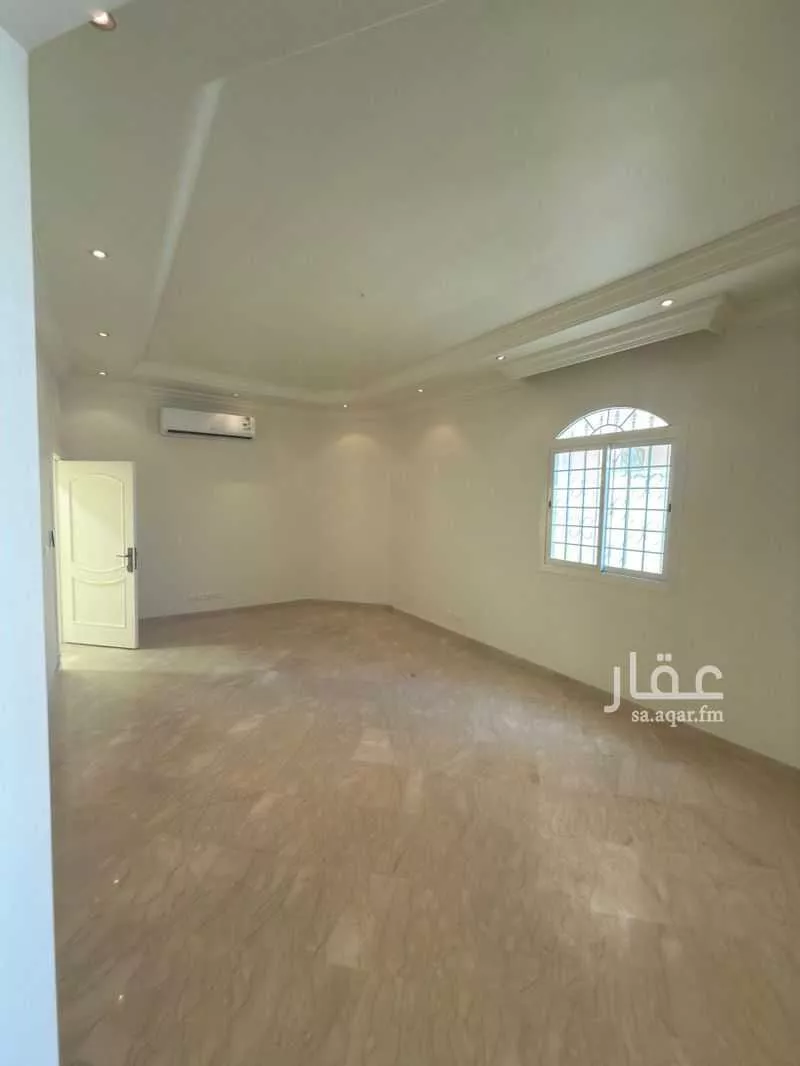 فيلا 5 غرف في الشاطئ 3