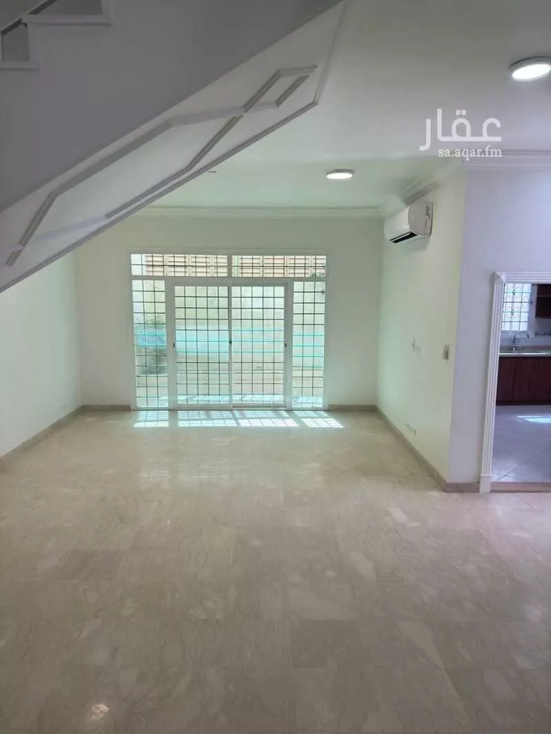 فيلا 5 غرف في الشاطئ 7