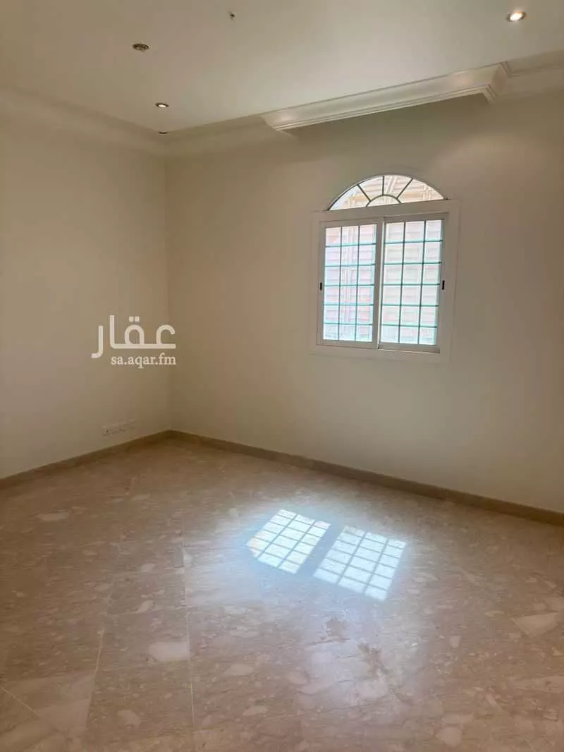 فيلا 5 غرف في الشاطئ 8