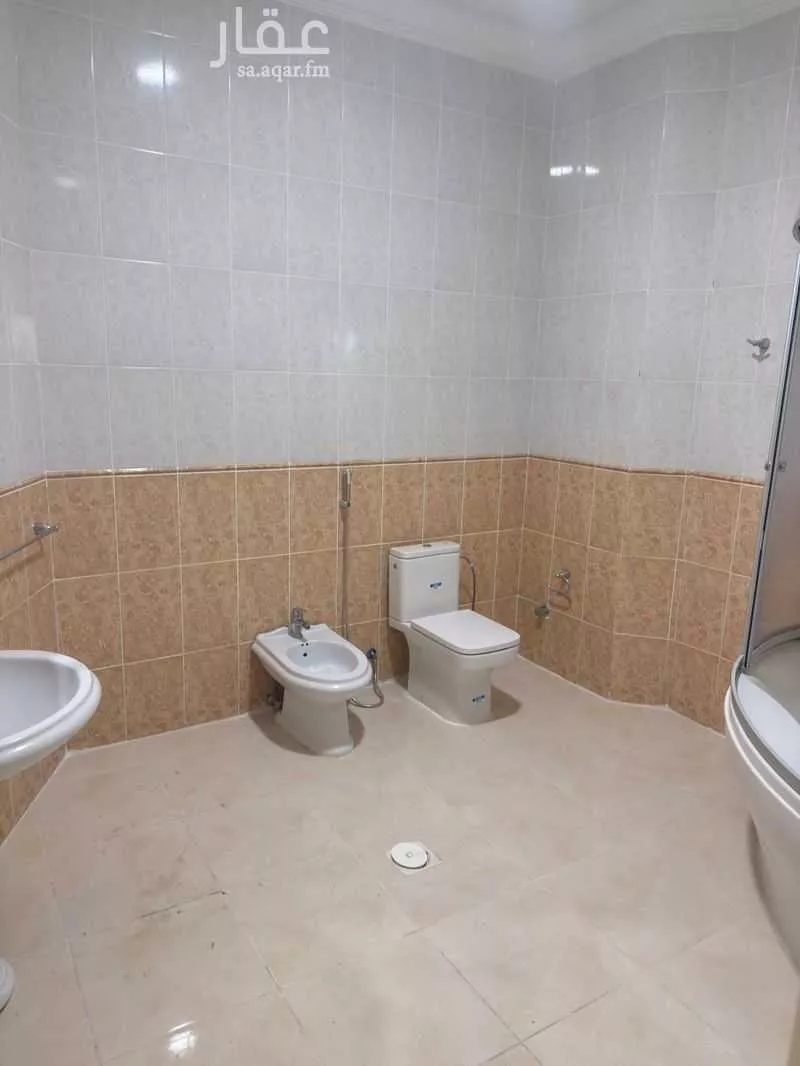 فيلا 5 غرف في الشاطئ 9