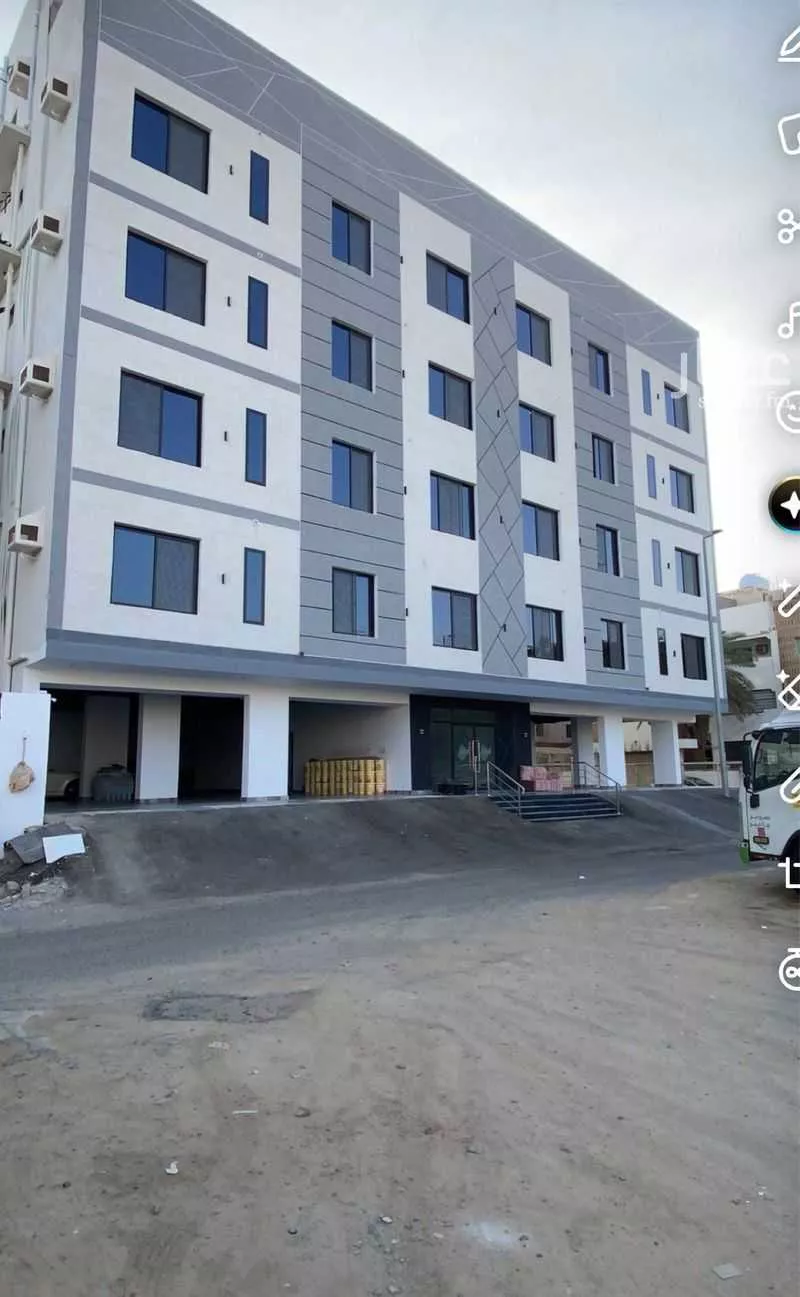 شقة 5 غرف في مشرفة 8