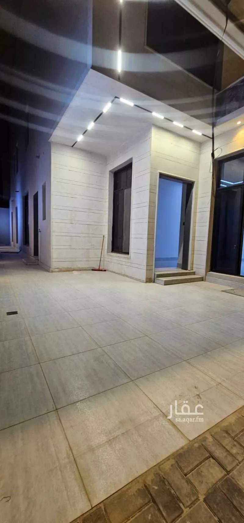 5 bedroom floor in Al Janadriyah 2