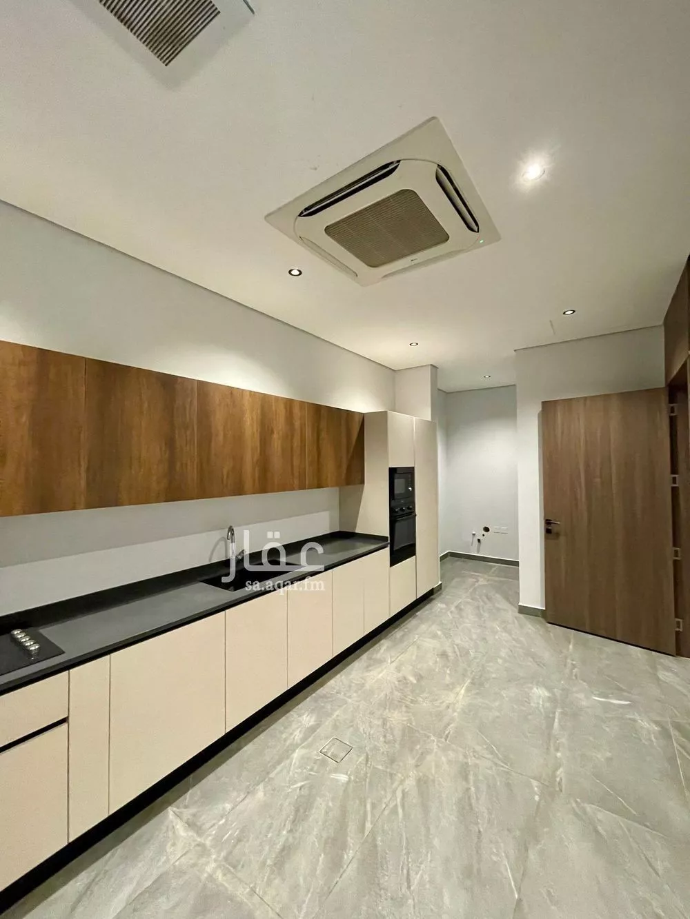 فيلا 6 غرف في العارض 18