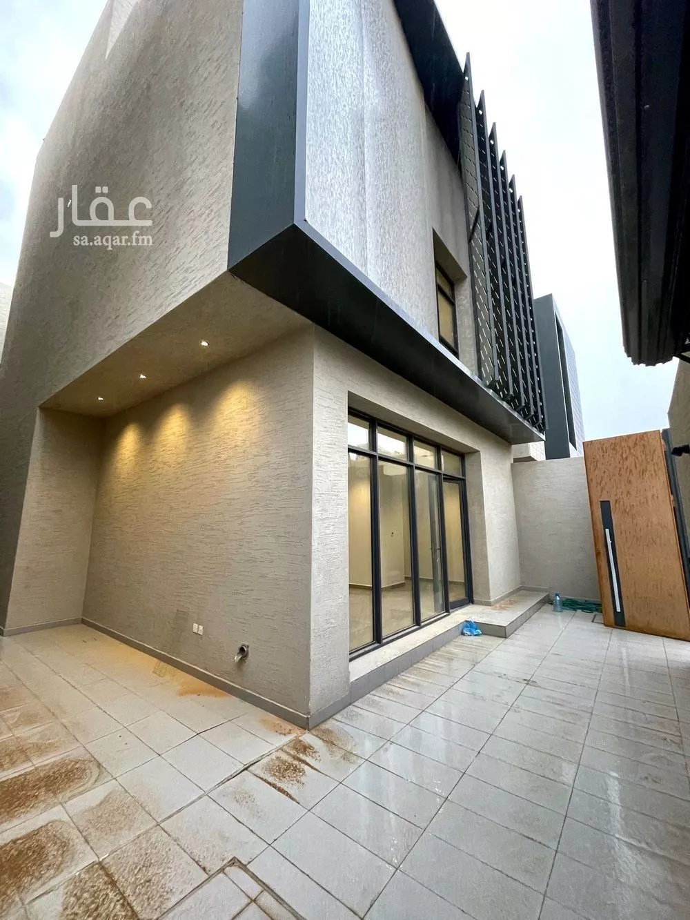 فيلا 6 غرف في العارض 3