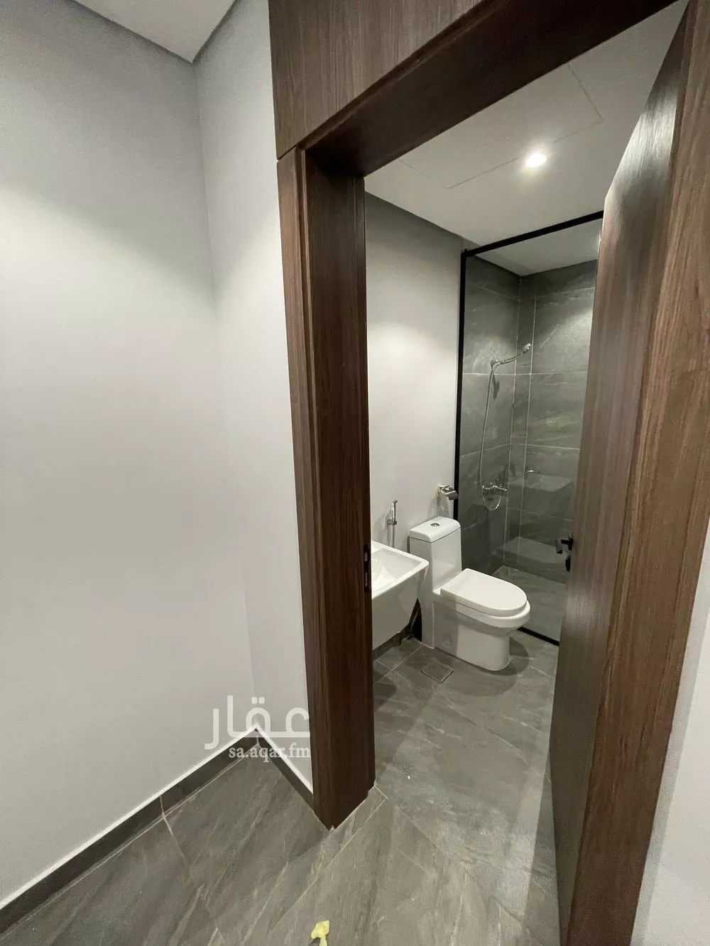 فيلا 6 غرف في العارض 24