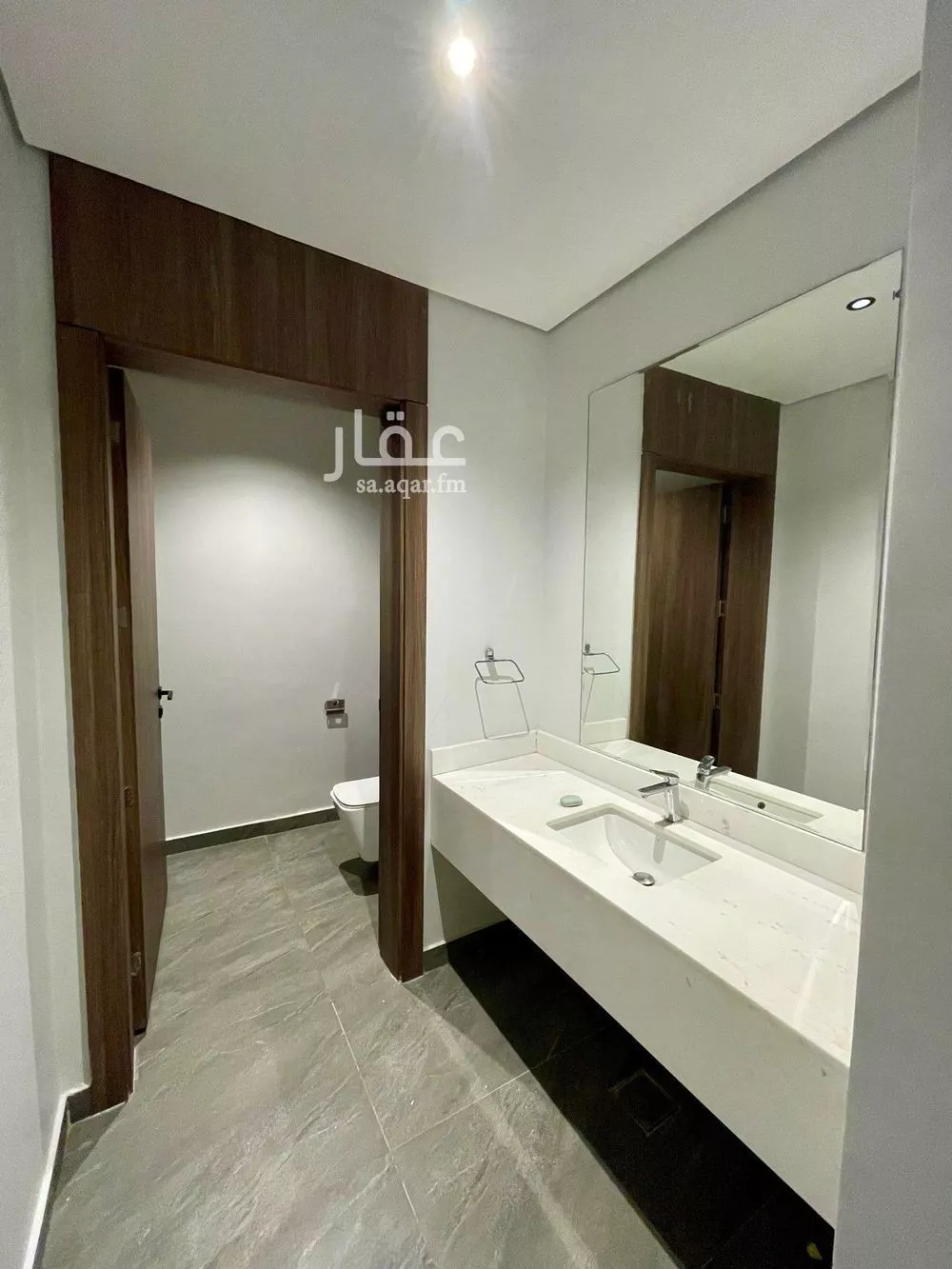 فيلا 6 غرف في العارض 8