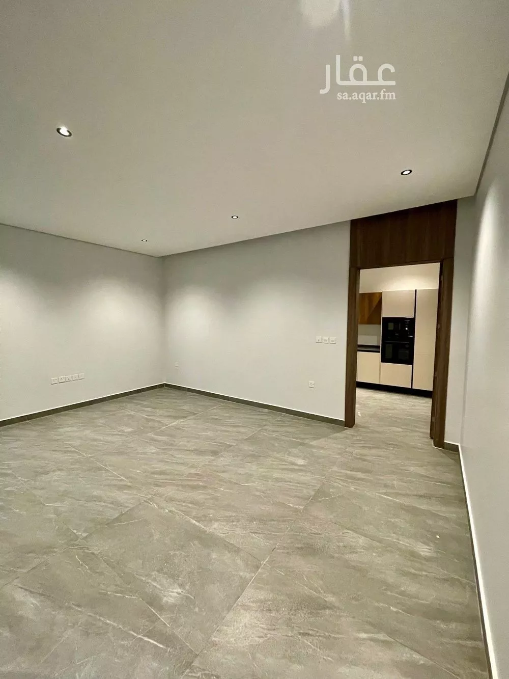 فيلا 6 غرف في العارض 10