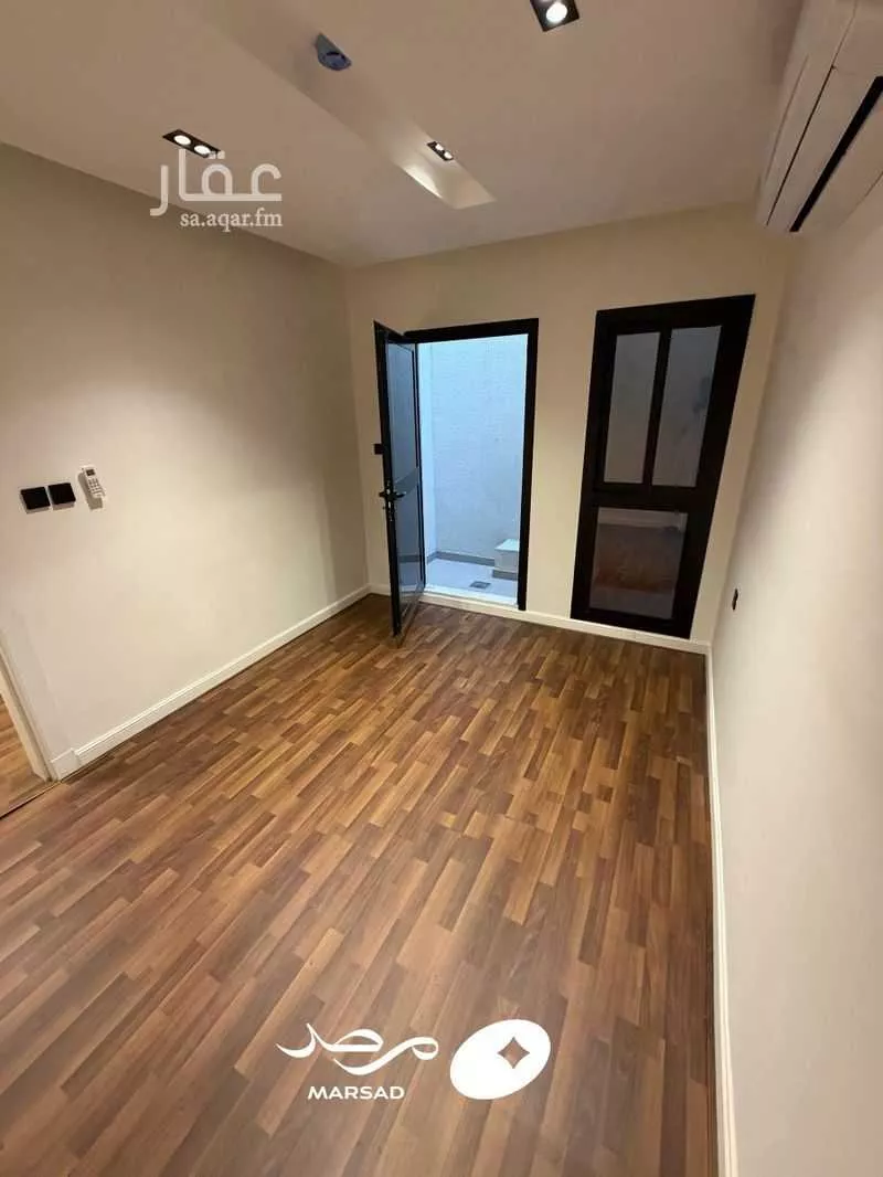 شقة 4 غرف في العارض 9