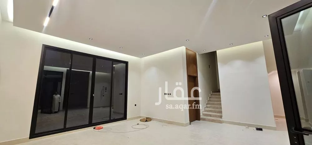 فيلا 5 غرف في العارض 9