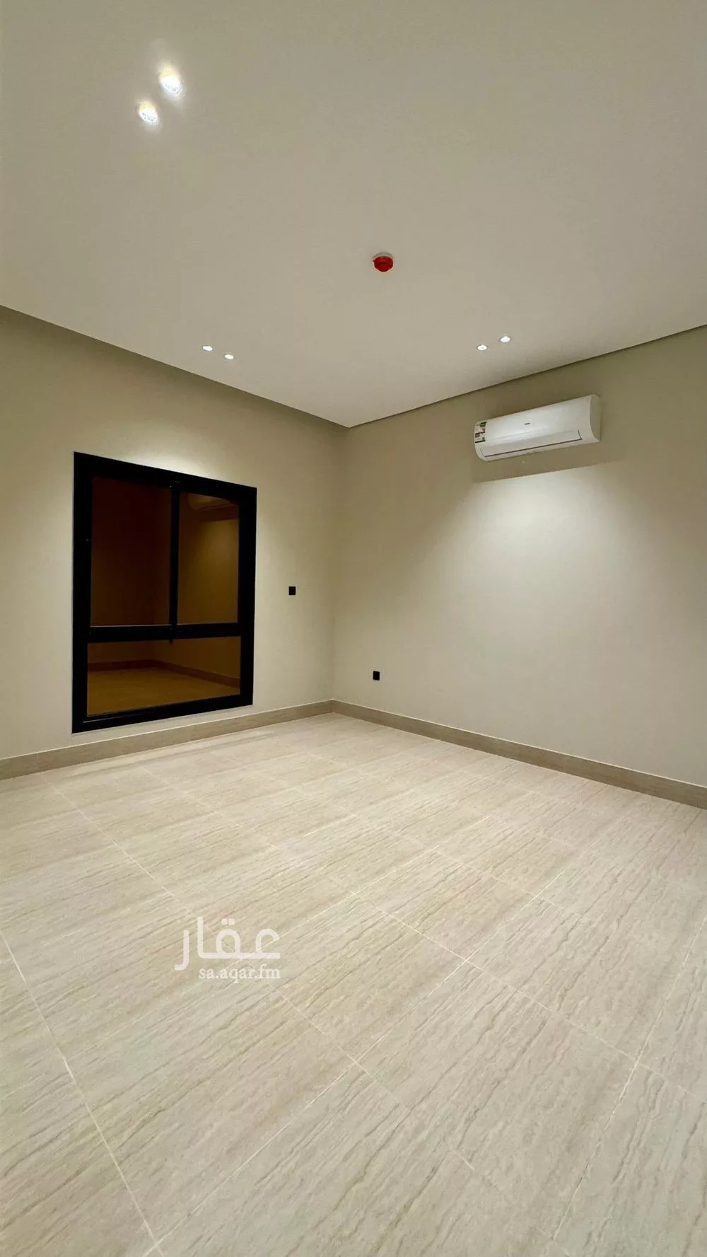 شقة 3 غرف في الرمال 10