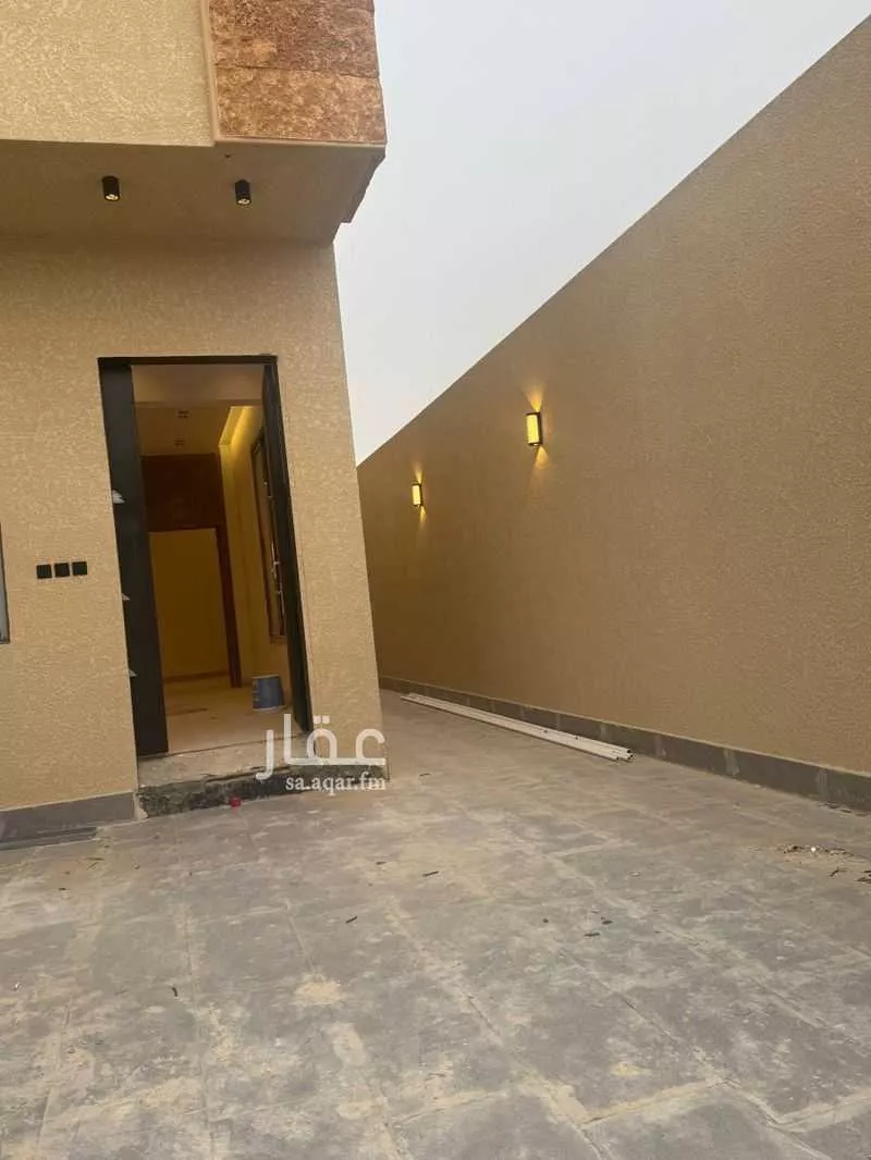 شقة 6 غرف في الشرق 7