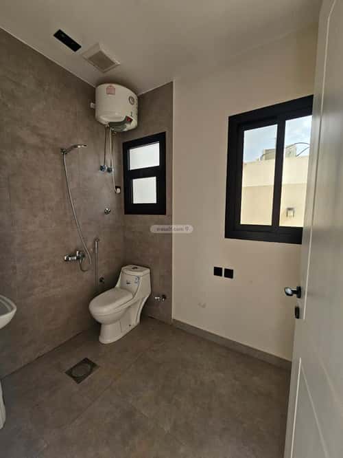 فيلا 4 غرف في العارض 12