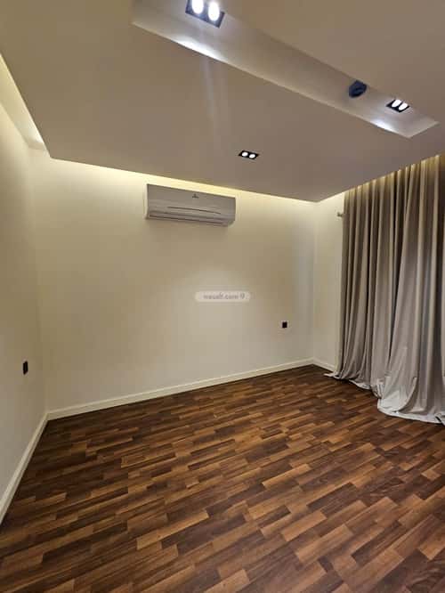 فيلا 4 غرف في العارض 13