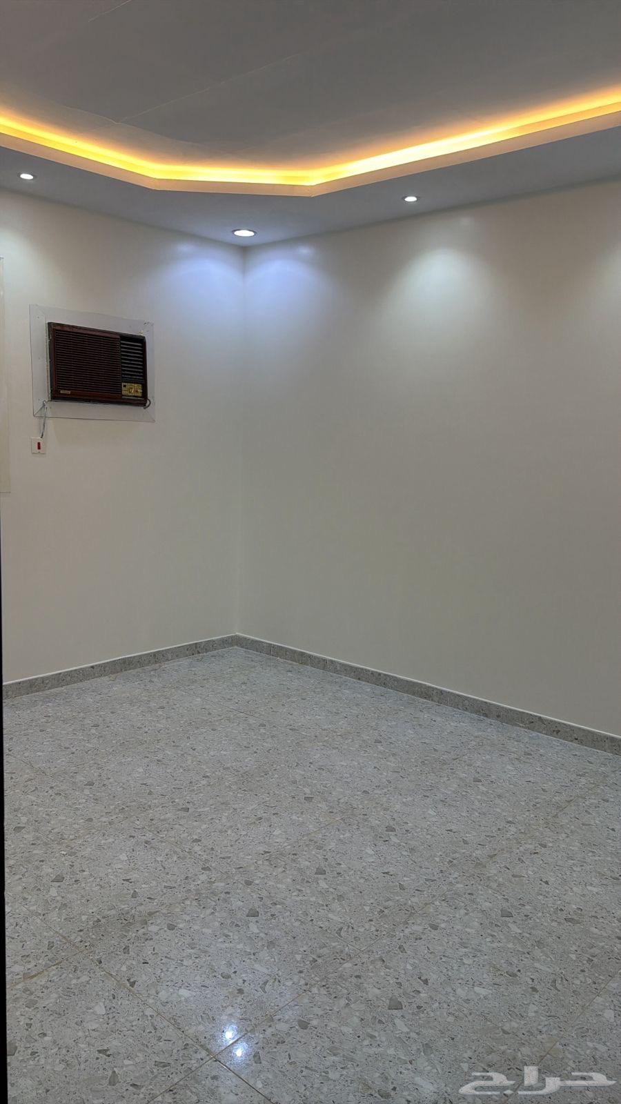 شقة 2 غرف في الرمال 7