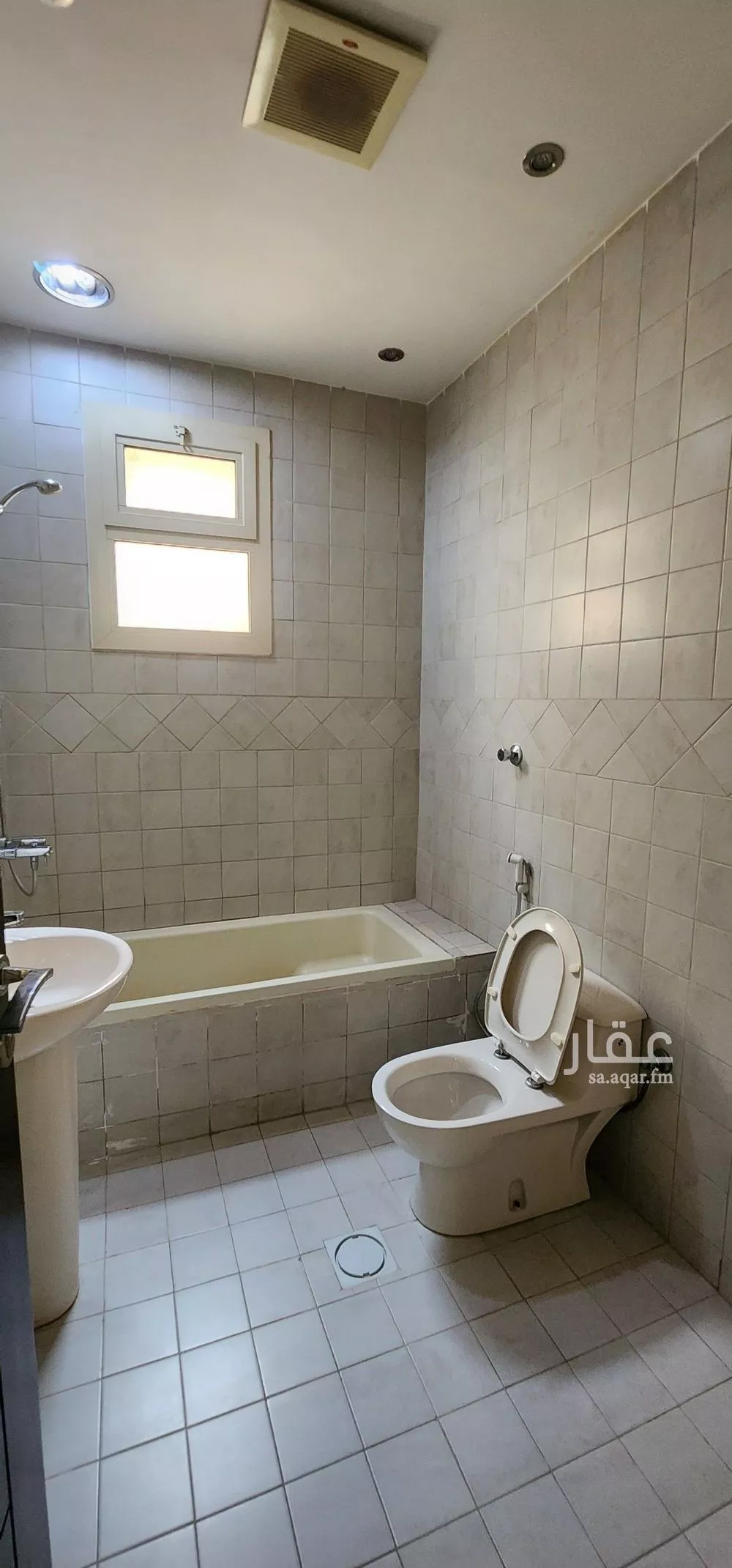 دور 4 غرف في الملقا 7