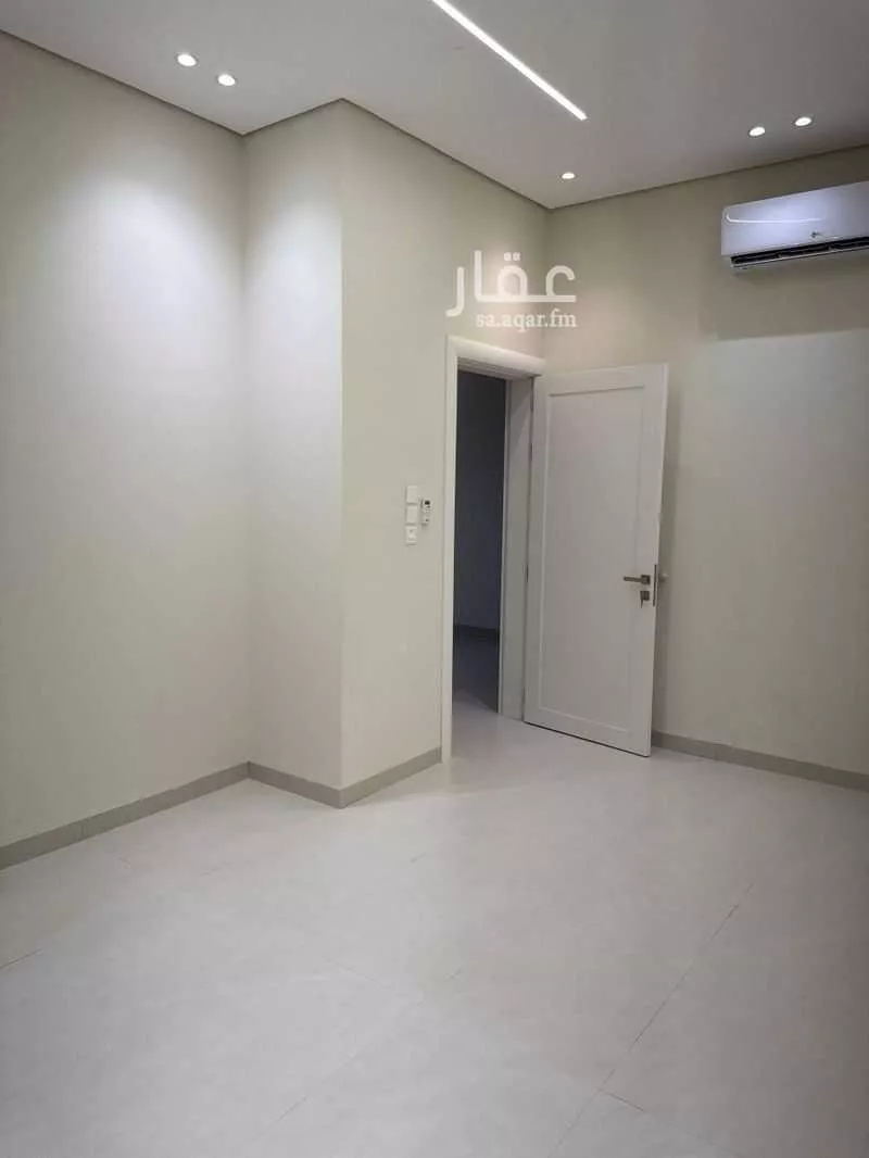 دور 4 غرف في المربع 20