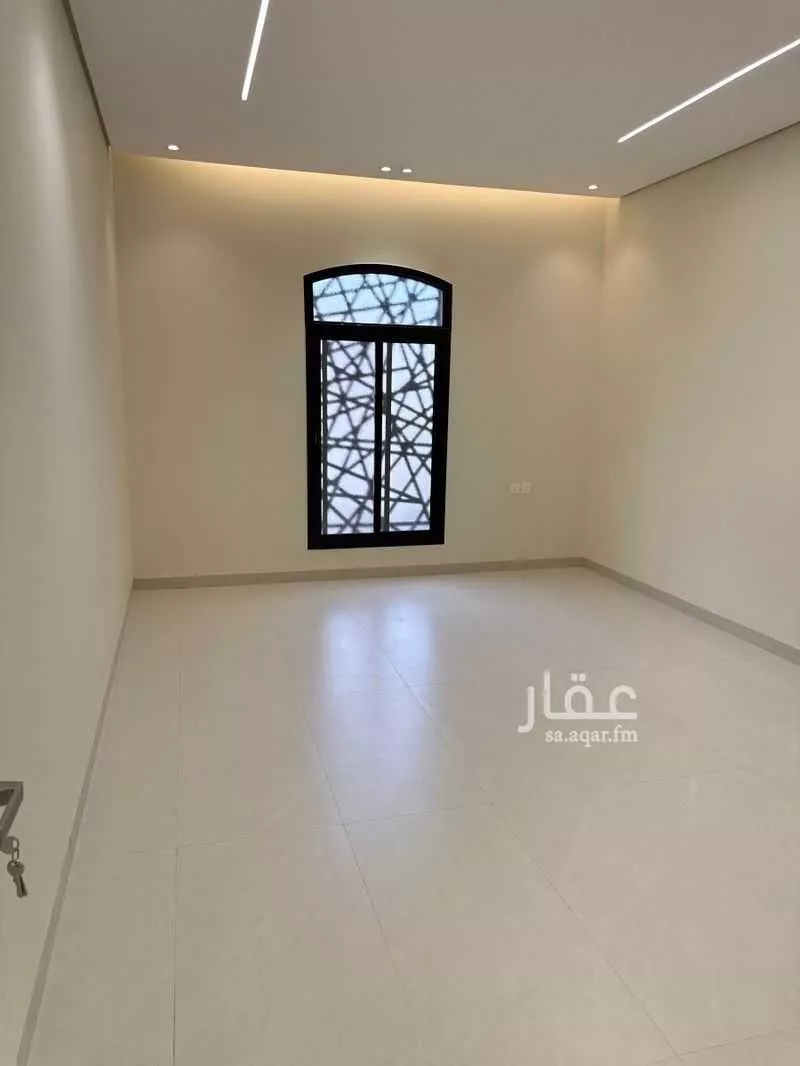 دور 4 غرف في المربع 8