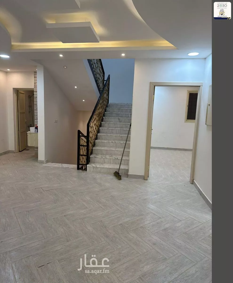 فيلا 9 غرف في لبن 11