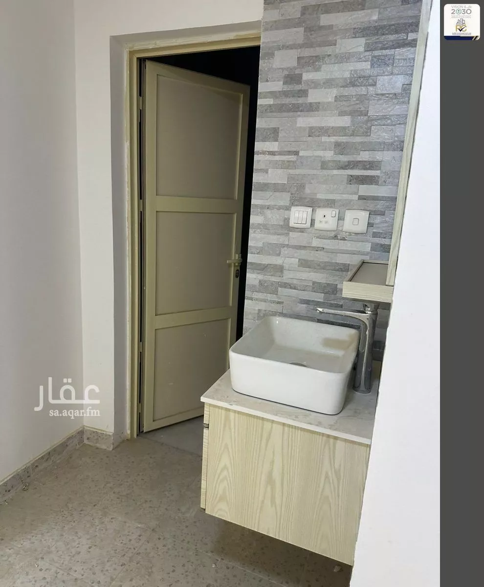 فيلا 9 غرف في لبن 12