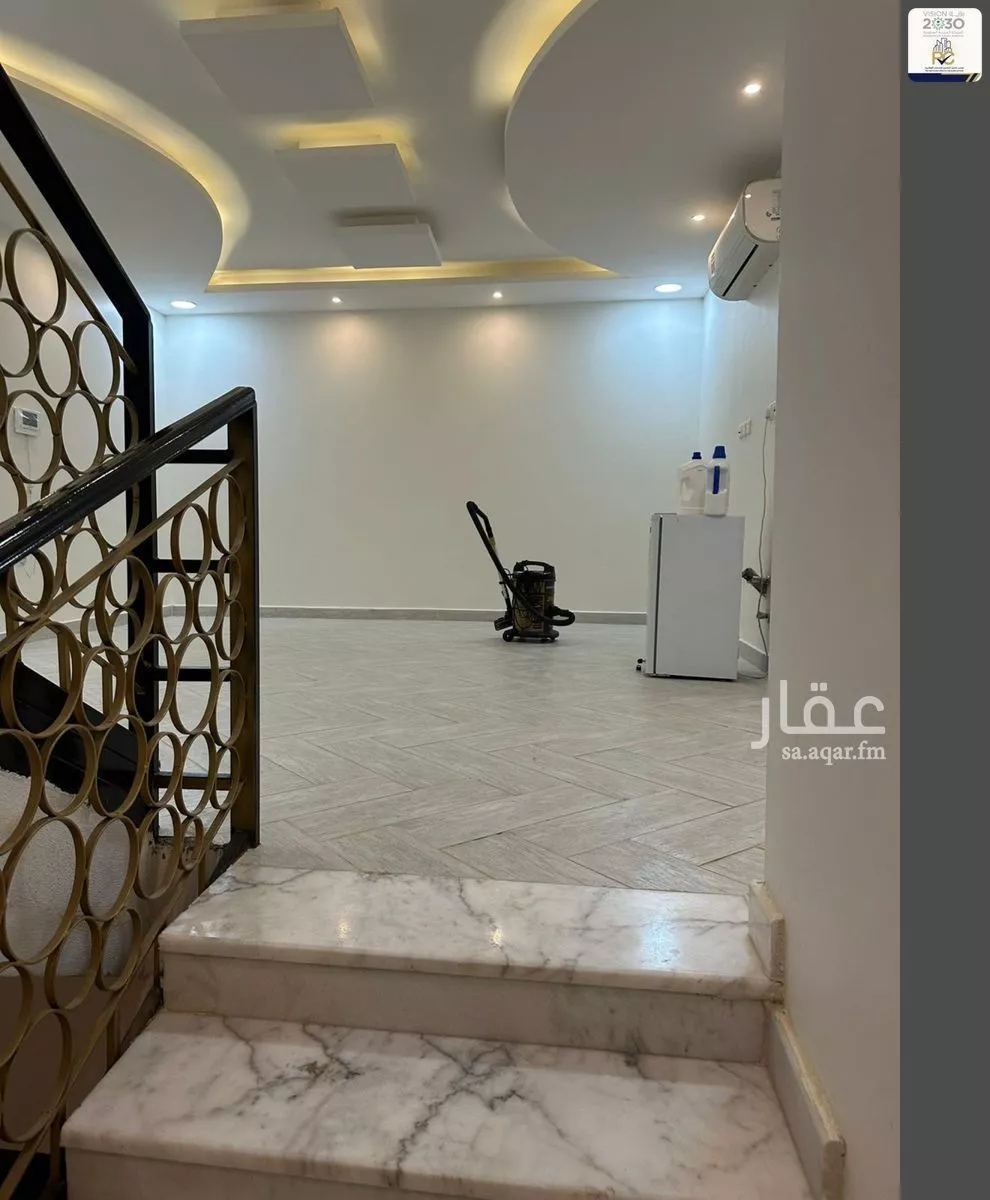 فيلا 9 غرف في لبن 18