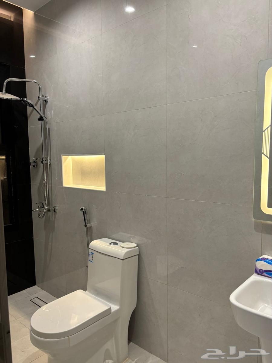 2 bedroom apartment in Mishrifah 4