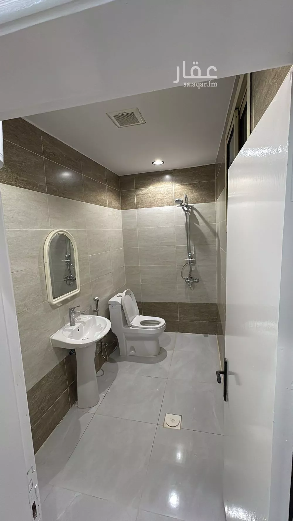 دور 1 غرف في العليا 8