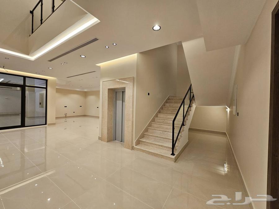 فيلا 6 غرف في الزمرد 11