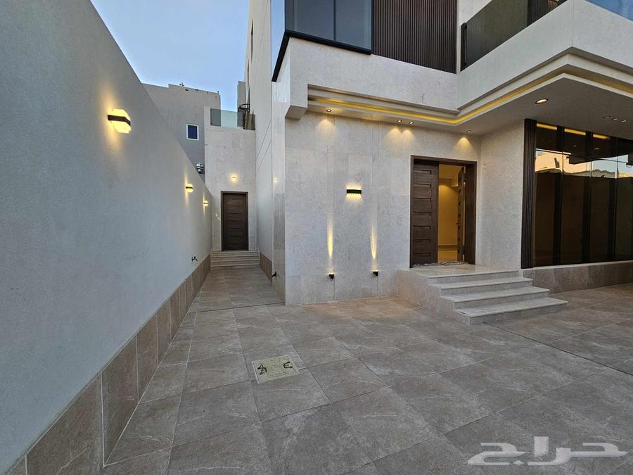 فيلا 6 غرف في الزمرد 3