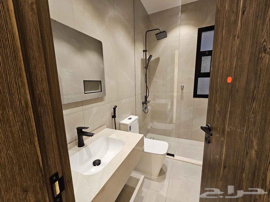 فيلا 6 غرف في الزمرد 22