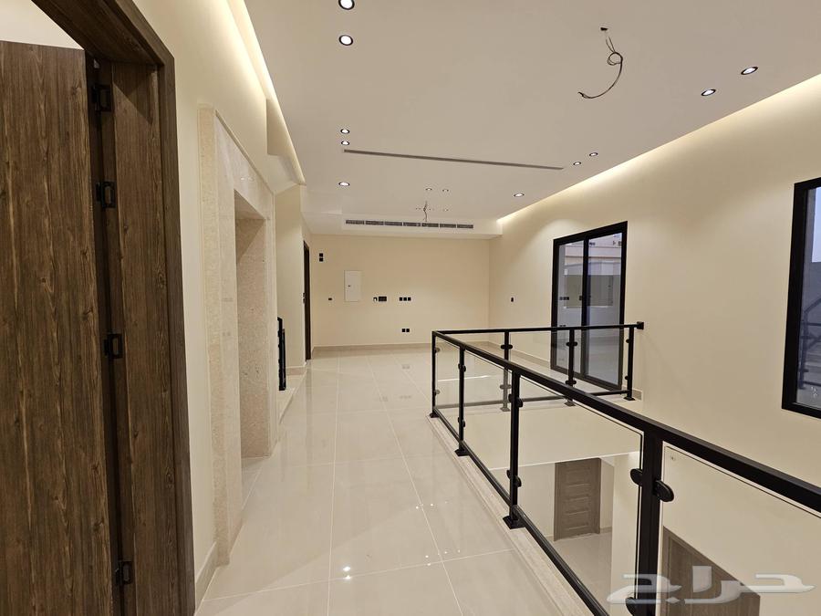 فيلا 6 غرف في الزمرد 23