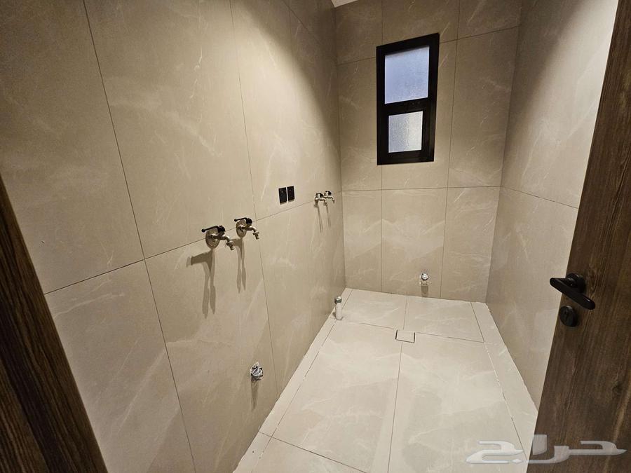 فيلا 6 غرف في الزمرد 30