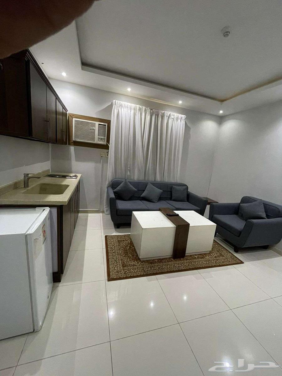 شقة 23 غرف في الندى 9