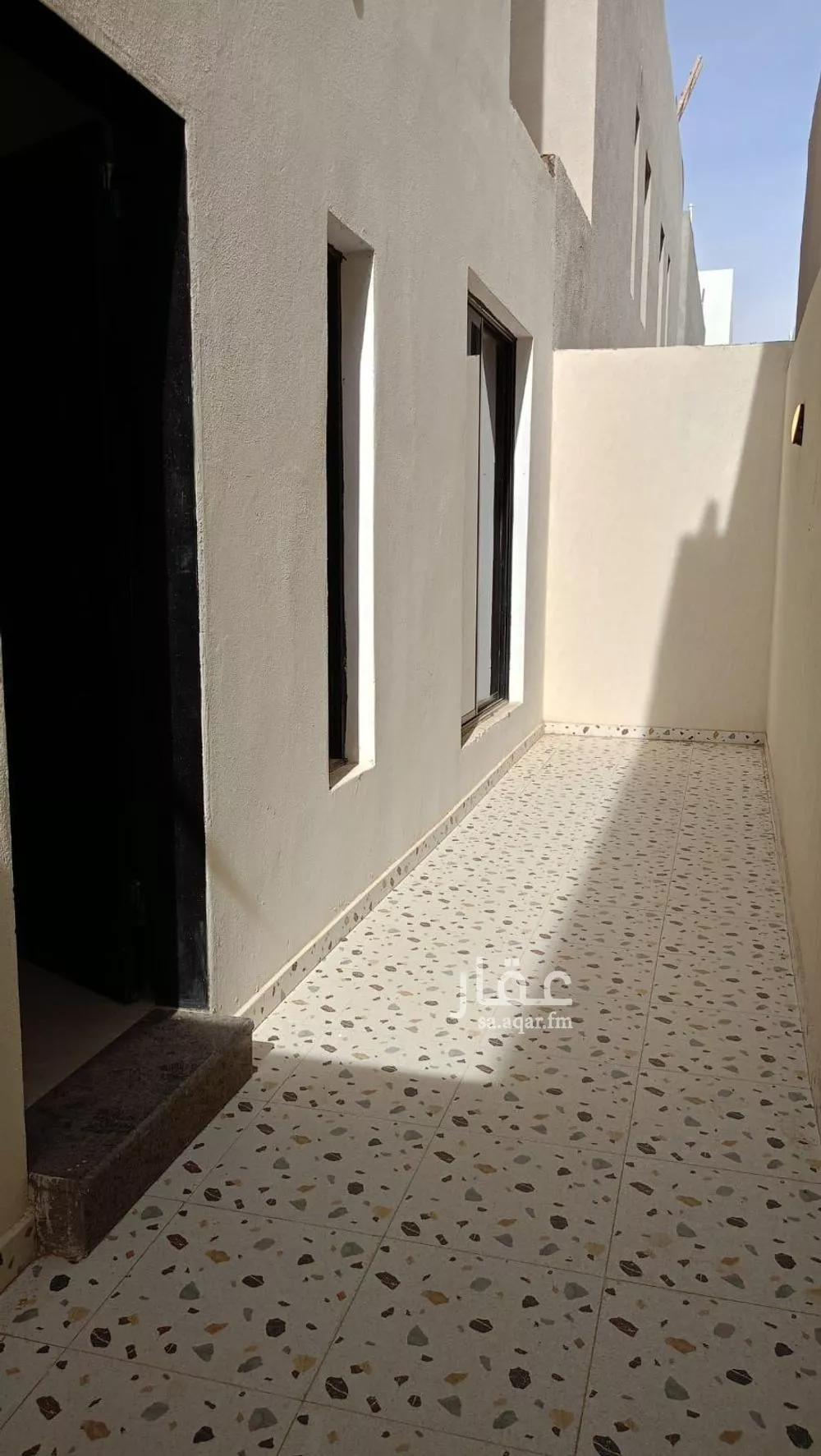 فيلا 9 غرف في الشرق 18