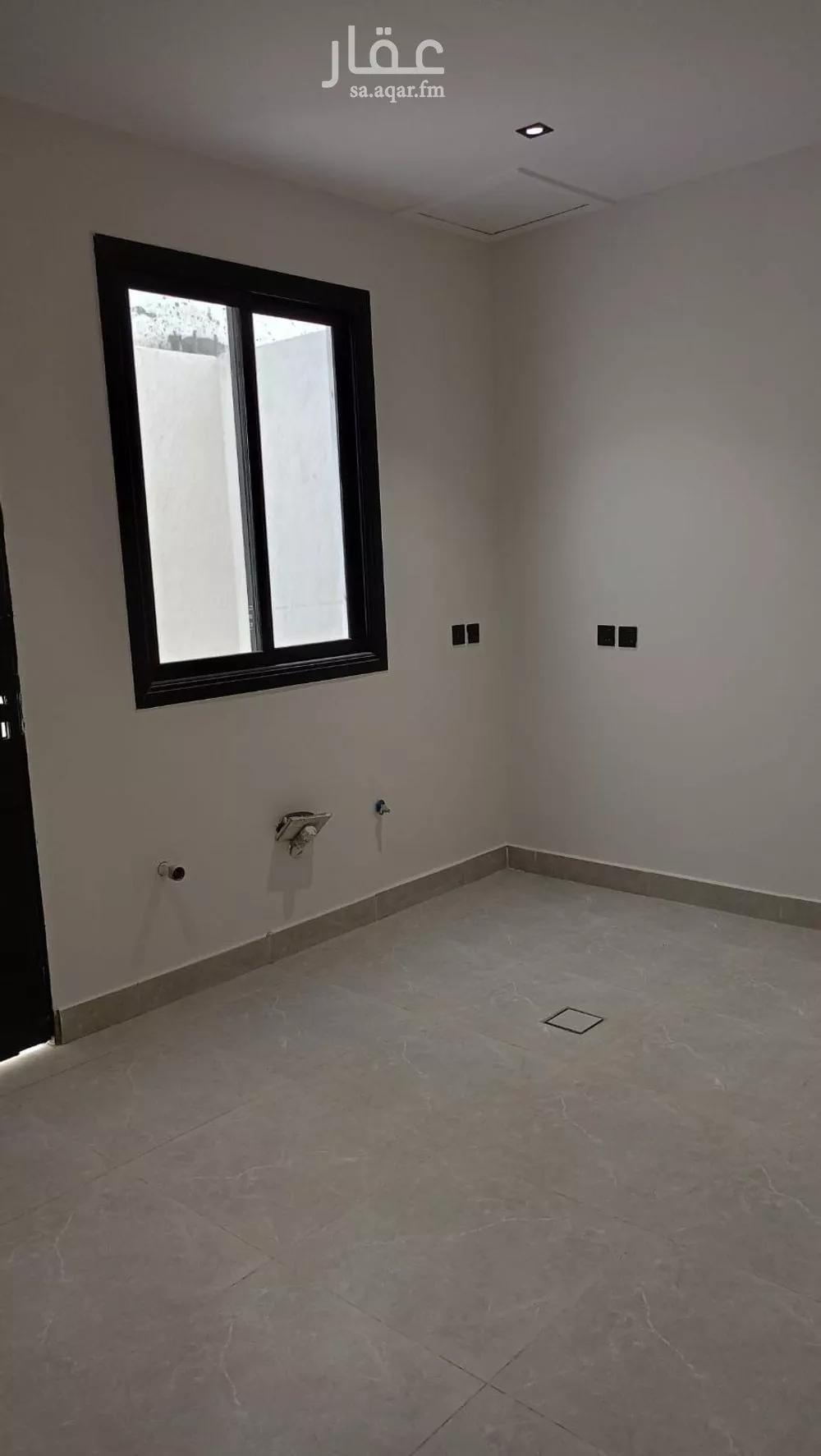 فيلا 9 غرف في الشرق 19