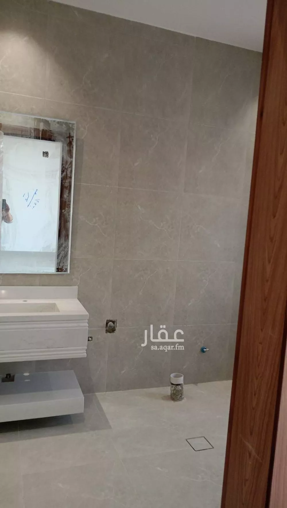 فيلا 9 غرف في الشرق 6