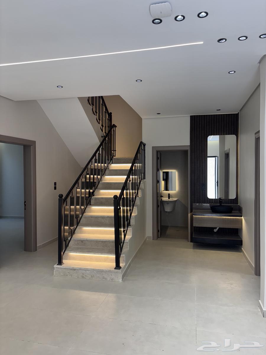 فيلا 6 غرف في ضاحية الملك فهد 15