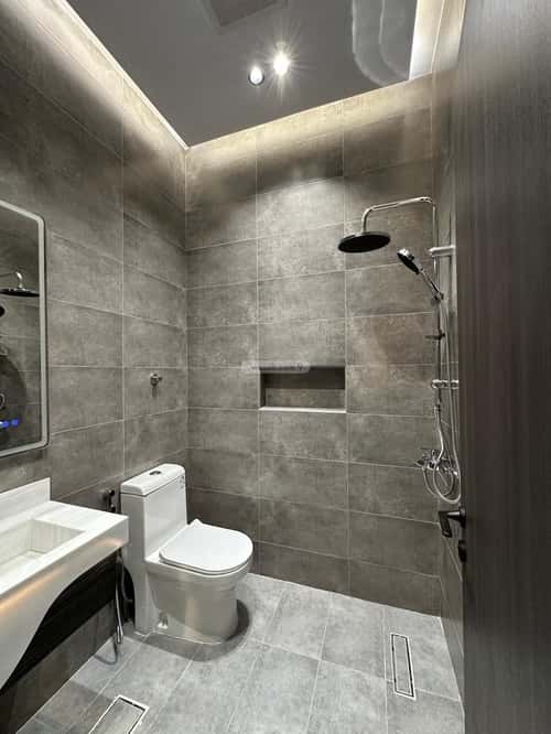 شقة  في الروضة 13