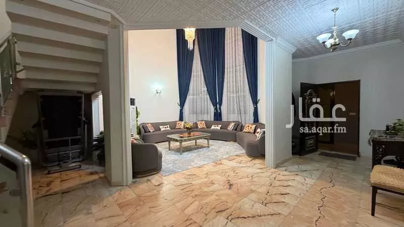 فيلا 5 غرف في الملك فيصل 11