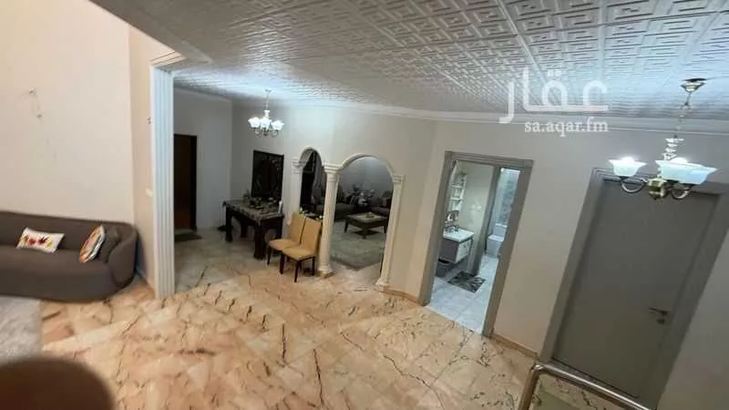 فيلا 5 غرف في الملك فيصل 13