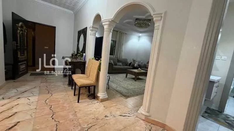 فيلا 5 غرف في الملك فيصل 18