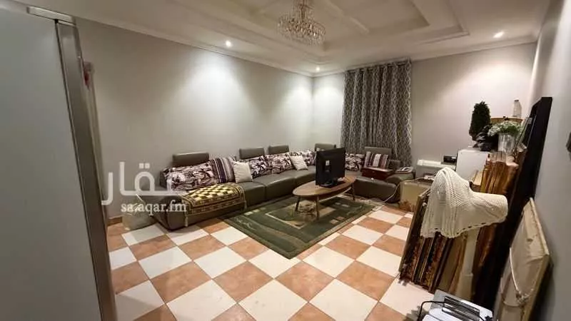 فيلا 5 غرف في الملك فيصل 8