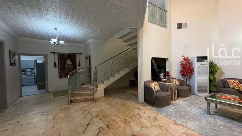 فيلا 5 غرف في الملك فيصل 10