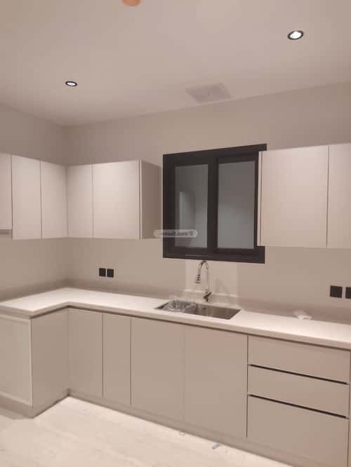 شقة 3 غرف في الحمرا 8