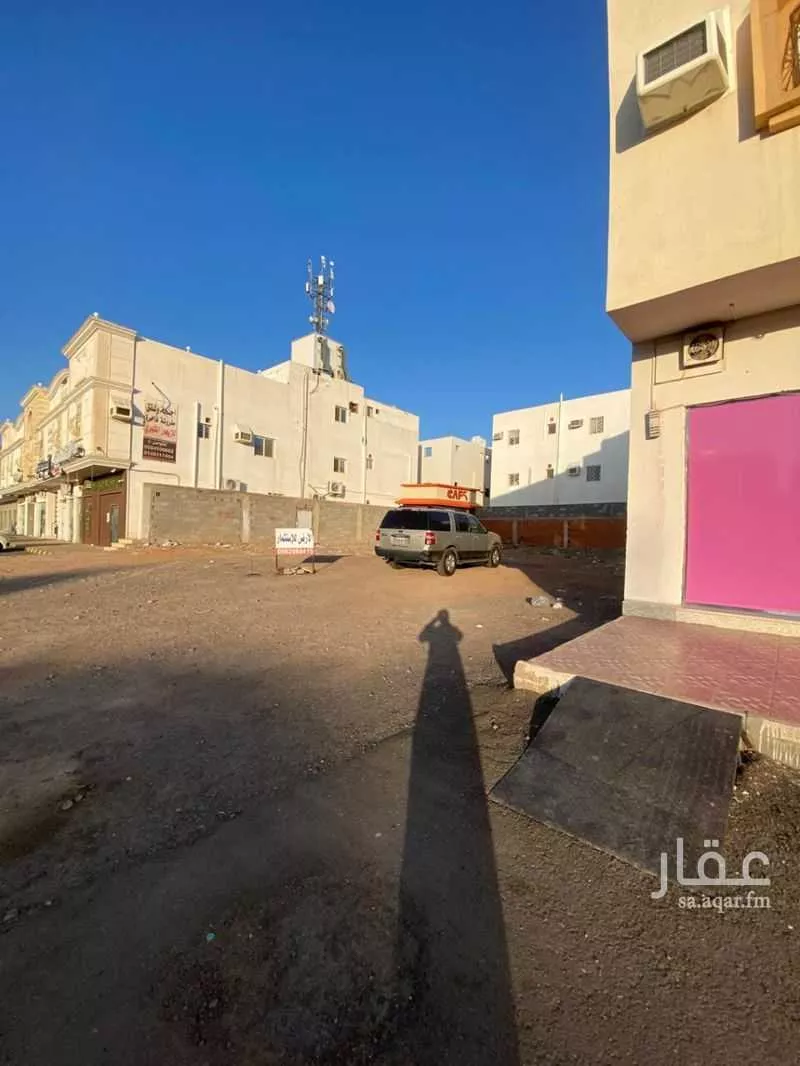 589 sqm land in Al Difa 2