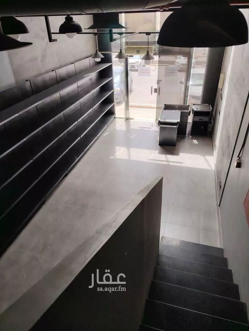 محل 900 م² في الملقا 3